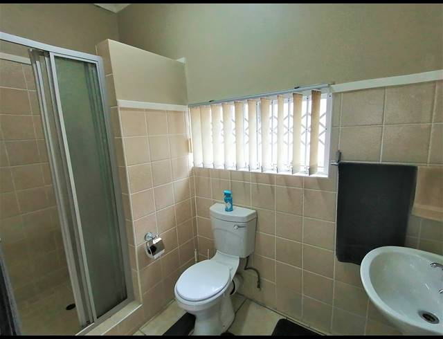 2 BEDROOM TOWNHOUSE FOR SALE IN MARGATE BEACH